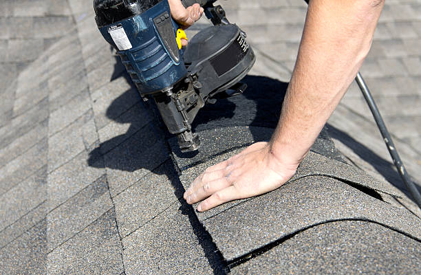 Best Emergency Roof Repair Services  in Okauchee Lake, WI